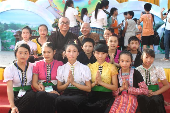 Chùm Ảnh Tổng Hợp Khóa Tu Nụ Thương Sen Hồng Chùa Từ Xuyên