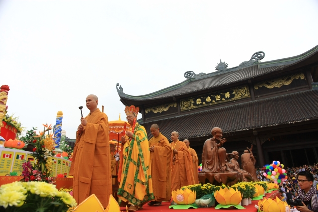Vesak 2014: Chùm ảnh không khí hân hoan chào mừng Vesak 2014