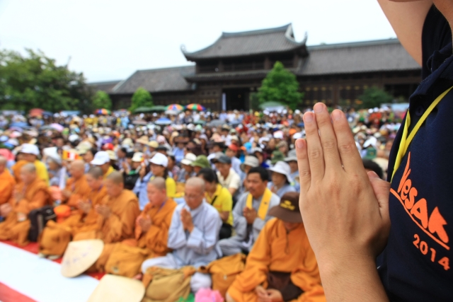 Vesak 2014: Chùm ảnh không khí hân hoan chào mừng Vesak 2014