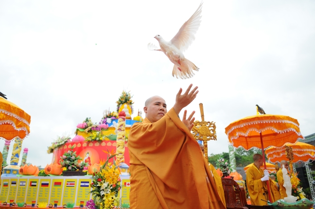 Vesak 2014: Chùm ảnh không khí hân hoan chào mừng Vesak 2014