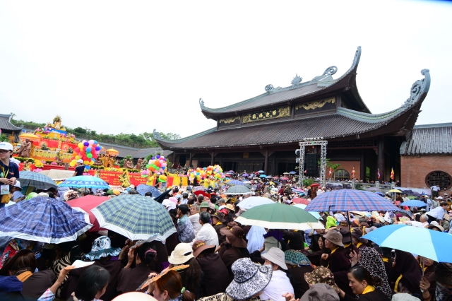 Vesak 2014: Chùm ảnh không khí hân hoan chào mừng Vesak 2014