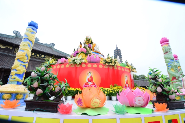 Vesak 2014: Chùm ảnh không khí hân hoan chào mừng Vesak 2014