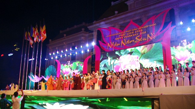 Khánh Hòa: “Ngàn Năm Sen Nở” kính mừng Đại lễ Phật Đản LHQ 2014