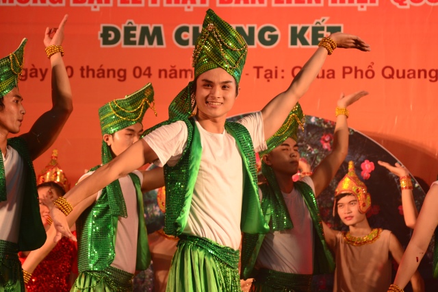 TP.HCM: Hoành tráng đêm chung kết văn nghệ chào mừng đại lễ Vesak 2014