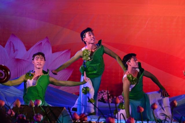 TP.HCM: Hoành tráng đêm chung kết văn nghệ chào mừng đại lễ Vesak 2014