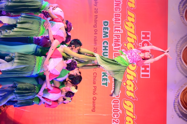 TP.HCM: Hoành tráng đêm chung kết văn nghệ chào mừng đại lễ Vesak 2014