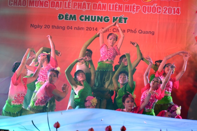 TP.HCM: Hoành tráng đêm chung kết văn nghệ chào mừng đại lễ Vesak 2014