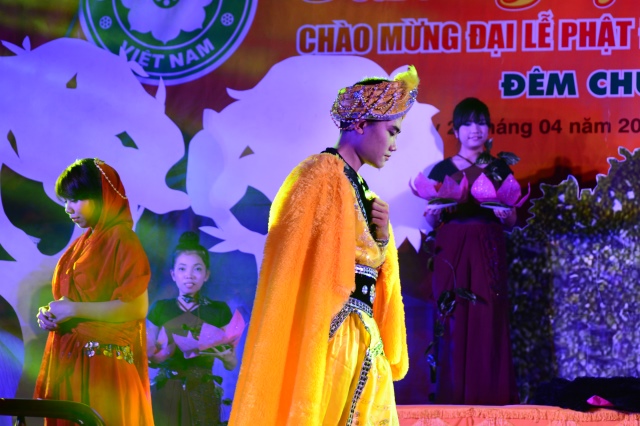 TP.HCM: Hoành tráng đêm chung kết văn nghệ chào mừng đại lễ Vesak 2014