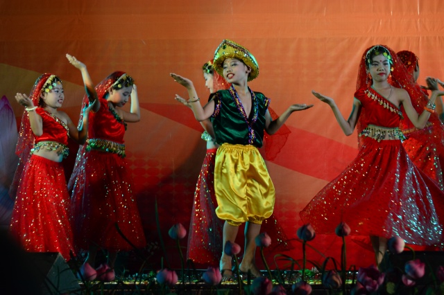 TP.HCM: Hoành tráng đêm chung kết văn nghệ chào mừng đại lễ Vesak 2014