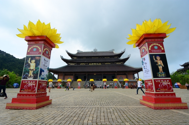 Ninh Bình: Không khí náo nhiệt của Vesak đã về chùa Bái Đính