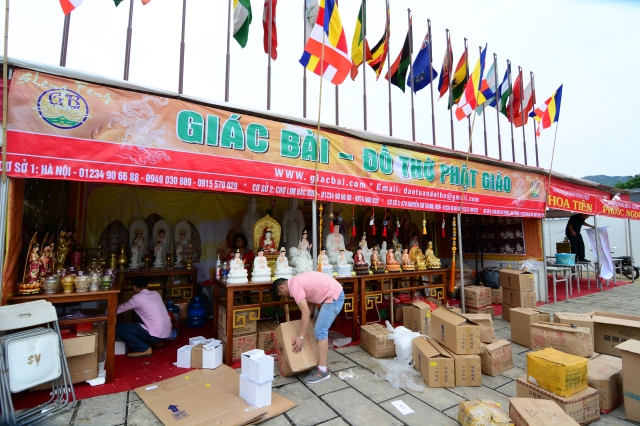 Ninh Bình: Không khí náo nhiệt của Vesak đã về chùa Bái Đính