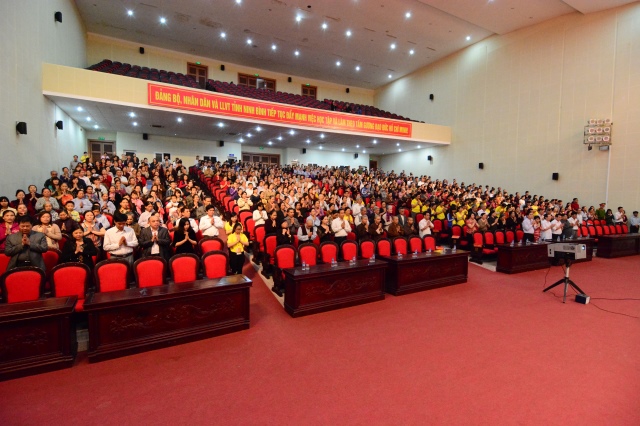 Ninh Bình: Hơn 2000 người xem phim Cuộc Đời Đức Phật tại Trung Tâm Hội Nghị Ninh Bình
