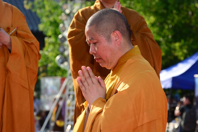 Vesak 2014: Trang nghiêm đàn tràng cầu nguyện thế giới hòa bình