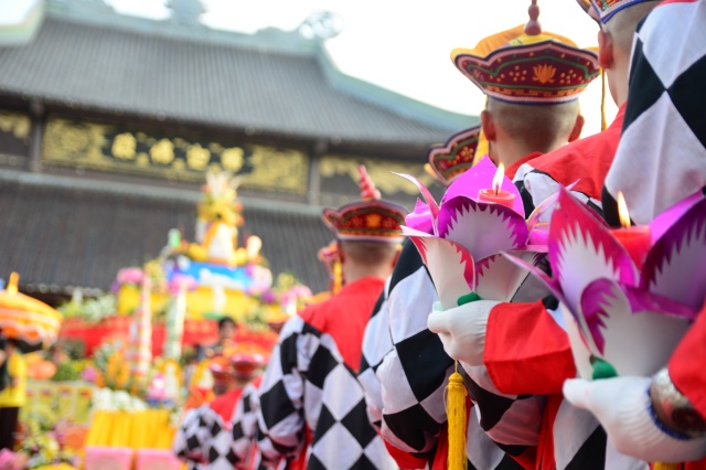 Vesak 2014: Trang nghiêm đàn tràng cầu nguyện thế giới hòa bình