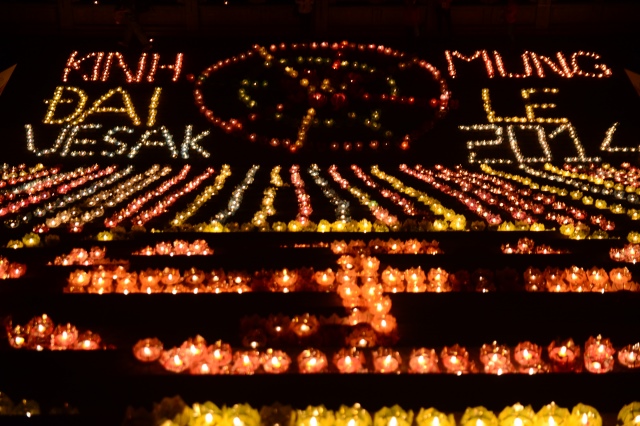 Vesak 2014: Lãnh đạo đảng, nhà nước, Phật giáo quốc tế cầu nguyện hòa bình