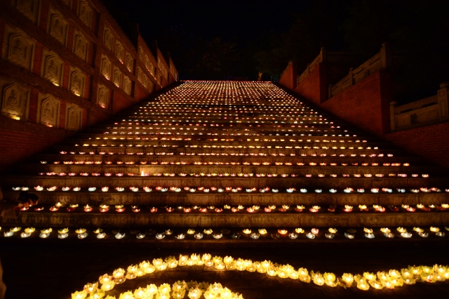 Vesak 2014: Lãnh đạo đảng, nhà nước, Phật giáo quốc tế cầu nguyện hòa bình
