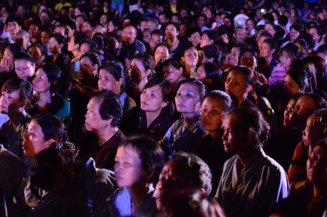 Vesak 2014: Lãnh đạo đảng, nhà nước, Phật giáo quốc tế cầu nguyện hòa bình