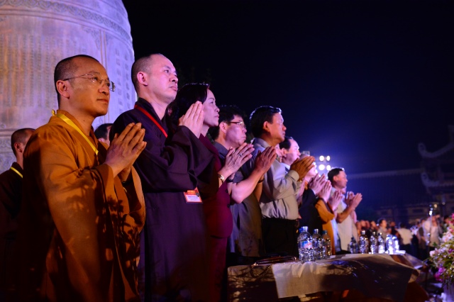 Vesak 2014: Lãnh đạo đảng, nhà nước, Phật giáo quốc tế cầu nguyện hòa bình