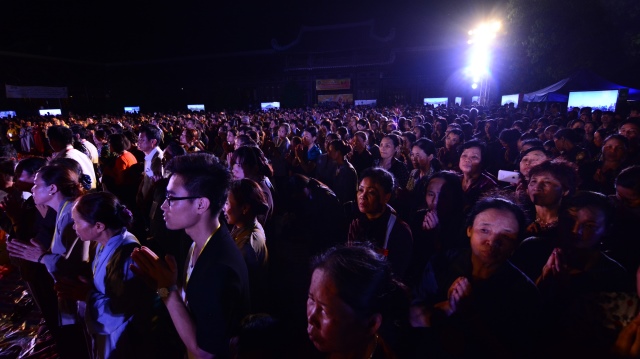 Vesak 2014: Lãnh đạo đảng, nhà nước, Phật giáo quốc tế cầu nguyện hòa bình