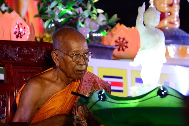 Vesak 2014: Lãnh đạo đảng, nhà nước, Phật giáo quốc tế cầu nguyện hòa bình