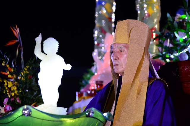 Vesak 2014: Lãnh đạo đảng, nhà nước, Phật giáo quốc tế cầu nguyện hòa bình