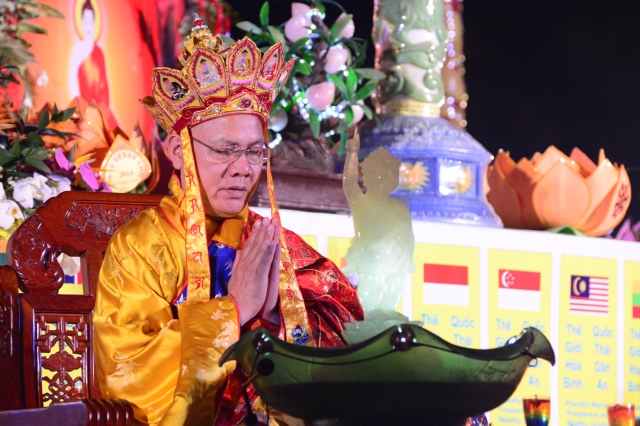 Vesak 2014: Lãnh đạo đảng, nhà nước, Phật giáo quốc tế cầu nguyện hòa bình