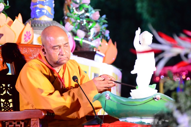 Vesak 2014: Lãnh đạo đảng, nhà nước, Phật giáo quốc tế cầu nguyện hòa bình