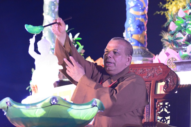 Vesak 2014: Lãnh đạo đảng, nhà nước, Phật giáo quốc tế cầu nguyện hòa bình