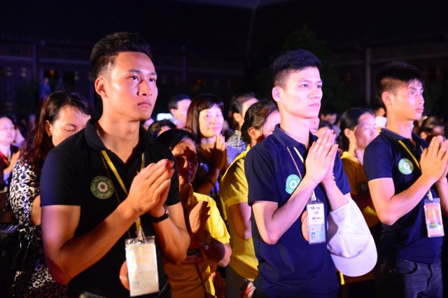 Vesak 2014: Lãnh đạo đảng, nhà nước, Phật giáo quốc tế cầu nguyện hòa bình