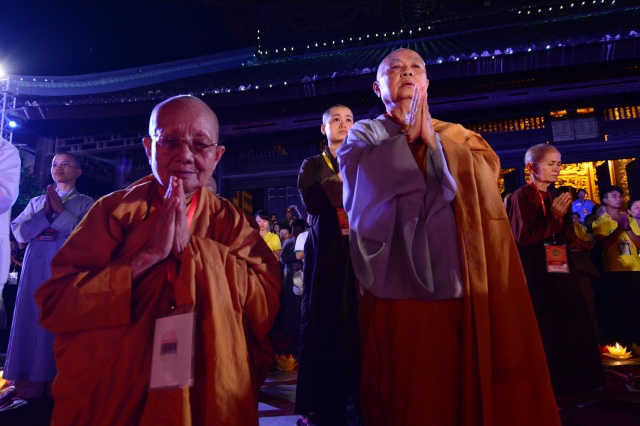 Vesak 2014: Lãnh đạo đảng, nhà nước, Phật giáo quốc tế cầu nguyện hòa bình
