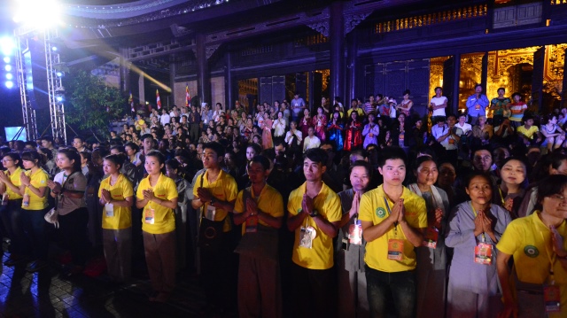 Vesak 2014: Lãnh đạo đảng, nhà nước, Phật giáo quốc tế cầu nguyện hòa bình