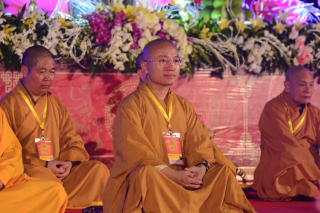 Vesak 2014: Huyền nhiệm đêm thắp nến cầu nguyện hòa bình thế giới