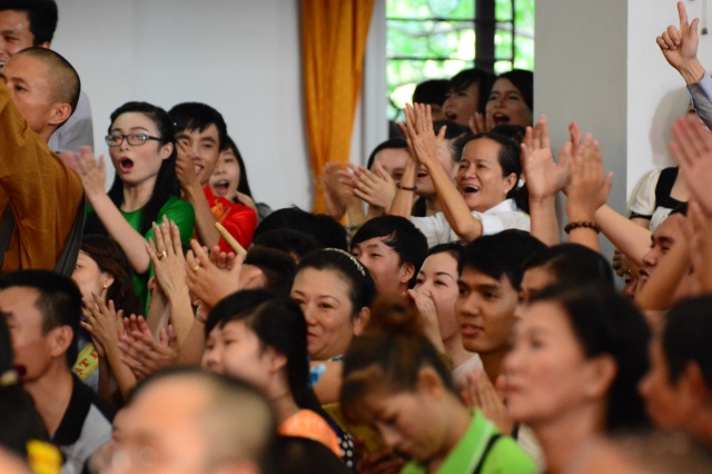 TP.HCM: Hoành tráng đêm chung kết văn nghệ chào mừng đại lễ Vesak 2014