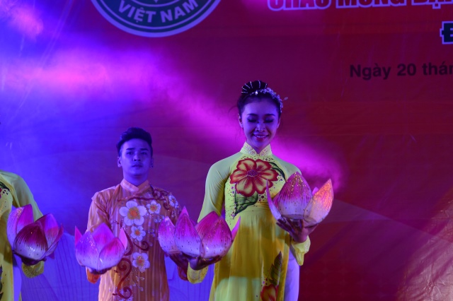 TP.HCM: Hoành tráng đêm chung kết văn nghệ chào mừng đại lễ Vesak 2014