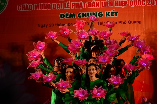 TP.HCM: Hoành tráng đêm chung kết văn nghệ chào mừng đại lễ Vesak 2014