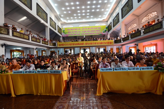 TP.HCM: Hoành tráng đêm chung kết văn nghệ chào mừng đại lễ Vesak 2014