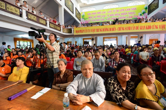 TP.HCM: Hoành tráng đêm chung kết văn nghệ chào mừng đại lễ Vesak 2014