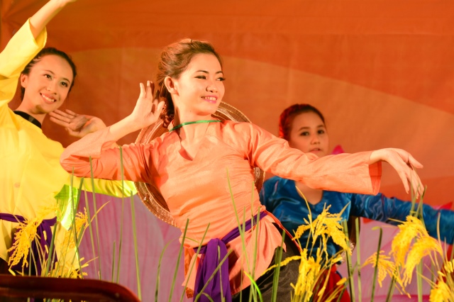 TP.HCM: Hoành tráng đêm chung kết văn nghệ chào mừng đại lễ Vesak 2014