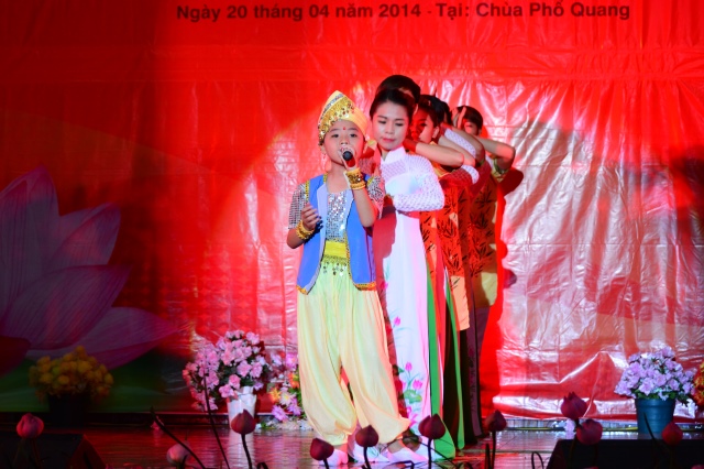 TP.HCM: Hoành tráng đêm chung kết văn nghệ chào mừng đại lễ Vesak 2014