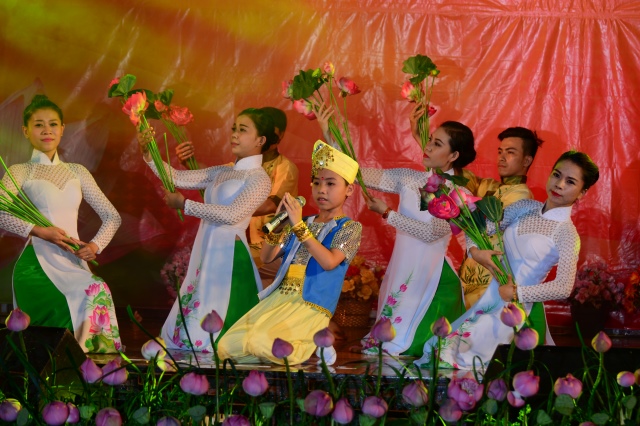 TP.HCM: Hoành tráng đêm chung kết văn nghệ chào mừng đại lễ Vesak 2014