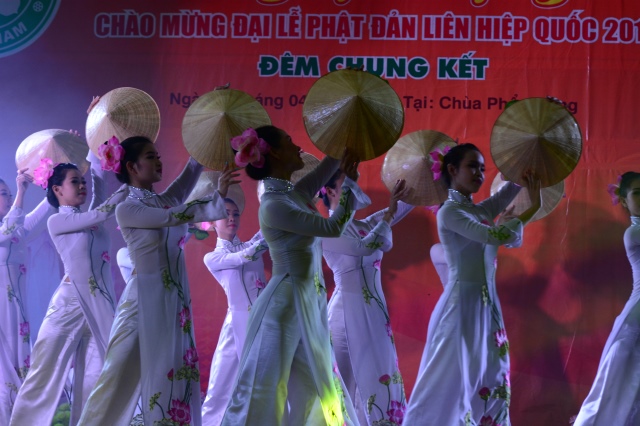 TP.HCM: Hoành tráng đêm chung kết văn nghệ chào mừng đại lễ Vesak 2014