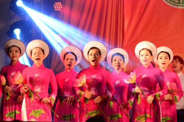 TP.HCM: Hoành tráng đêm chung kết văn nghệ chào mừng đại lễ Vesak 2014