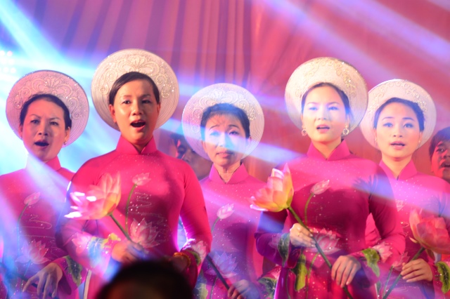 TP.HCM: Hoành tráng đêm chung kết văn nghệ chào mừng đại lễ Vesak 2014