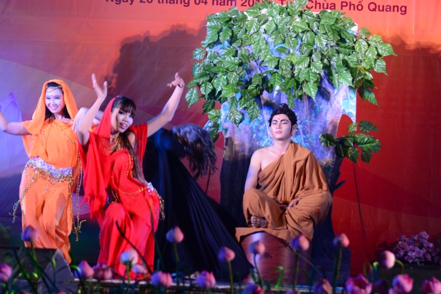 TP.HCM: Hoành tráng đêm chung kết văn nghệ chào mừng đại lễ Vesak 2014