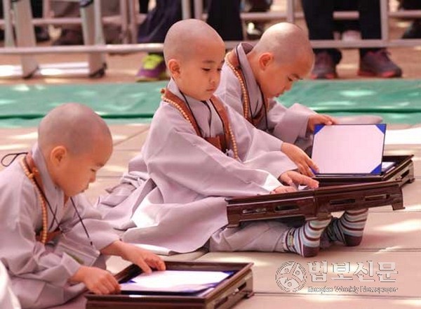 Chùm ảnh: Những chú tiểu Hàn Quốc ngộ nghĩnh dễ thương