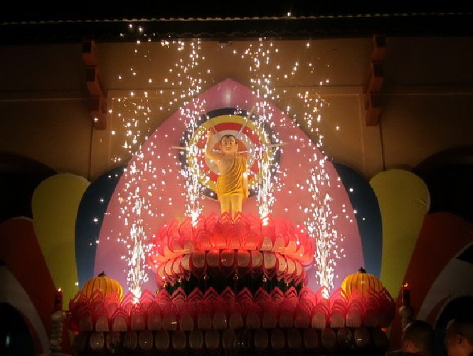 Khánh Hòa: Chùa Bảo Phước trang nhiêm tổ chức lễ Phật đản PL.2558