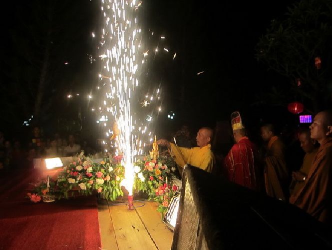 Khánh Hòa: Chùa Bảo Phước trang nhiêm tổ chức lễ Phật đản PL.2558