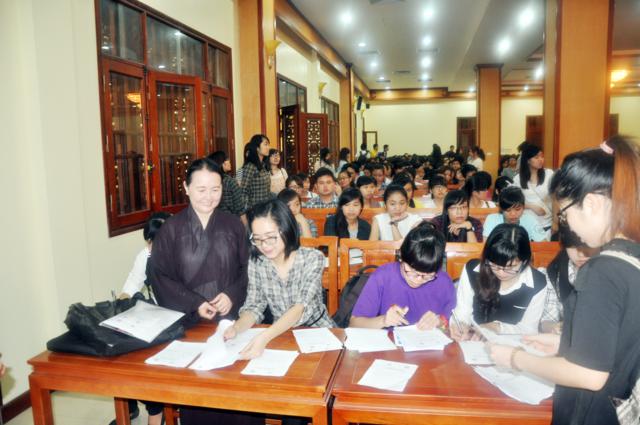 Hà Nội : Công tác tập huấn tình nguyện viên Vesak LHQ 2014 lần I
