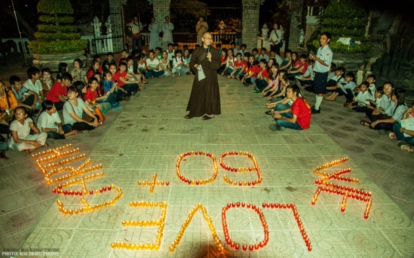 Khánh Hòa: Chùa Kỳ Viên Trung Nghĩa – Nha Trang hưởng ứng “Giờ Trái Đất” năm 2014