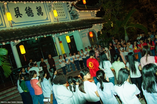 Khánh Hòa: Chùa Kỳ Viên Trung Nghĩa – Nha Trang hưởng ứng “Giờ Trái Đất” năm 2014